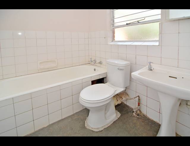 1 BEDROOM APARTMENT FOR SALE IN WINDSOR EAST